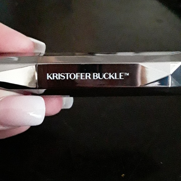 Lipstick - Picture 1 of 5